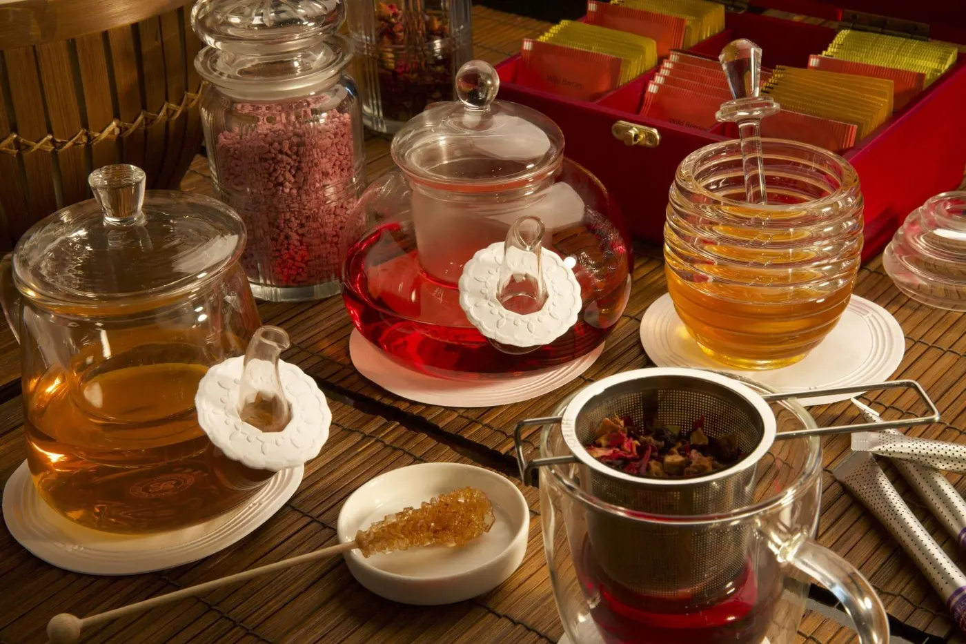 Depois de um almoço de domingo perfeito, nada melhor do que levar todos para a sala ou para o jardim e finalizar a refeição com um cafezinho saboroso ou um chá digestivo!