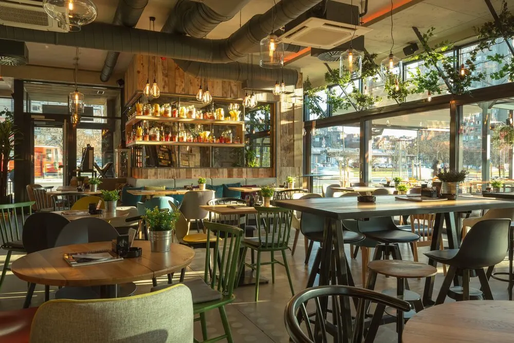 Cuide dos móveis do seu restaurante.