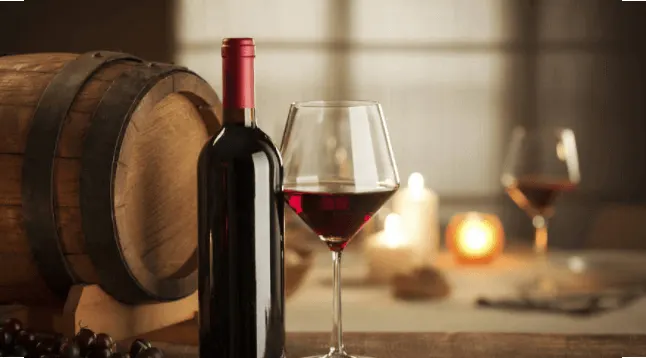 Quando se pensa em jantar romântico, se pensa em um bom vinho!