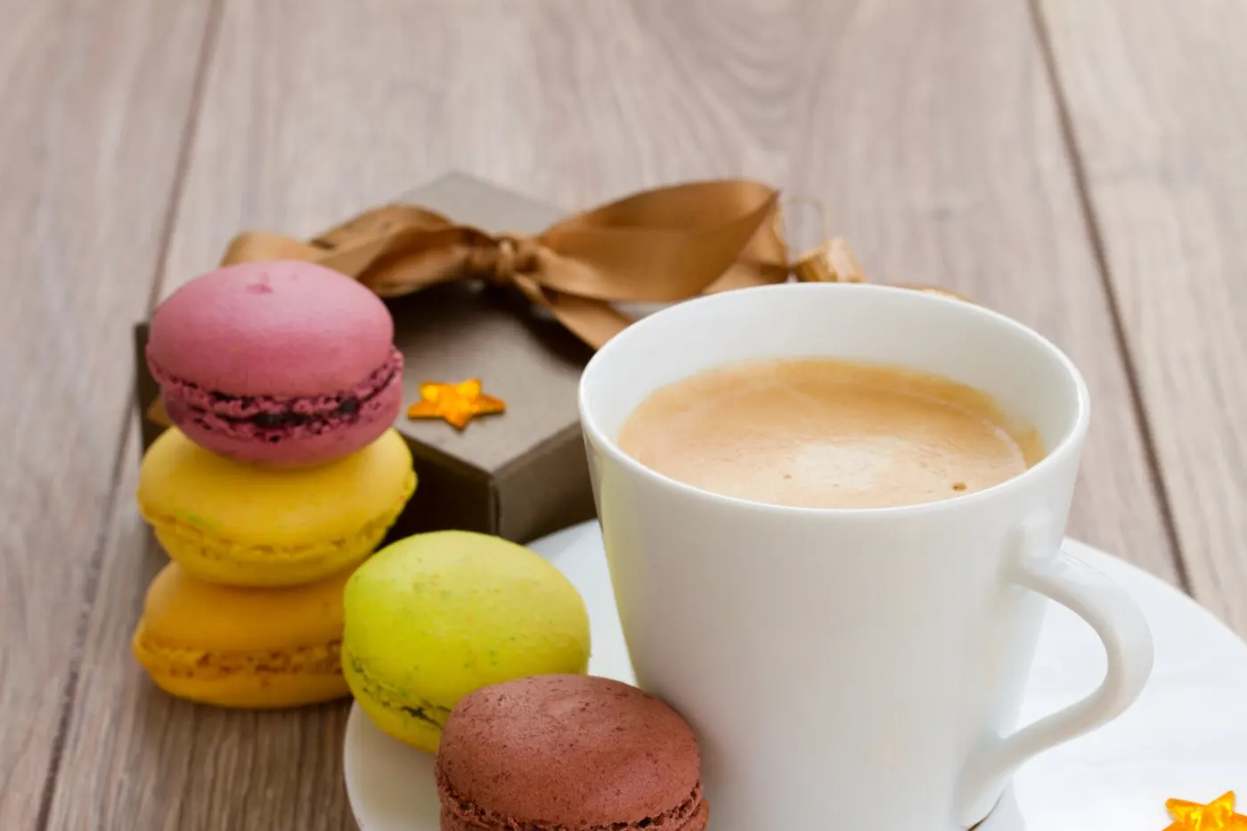 Pode ser simples ou uma mini festa logo cedo. Um café da manhã para o aniversariante já é um baita presente!