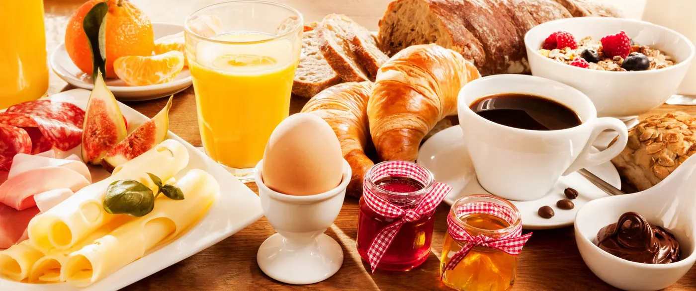 Como arrumar uma mesa de café da manhã perfeita para cada ocasião