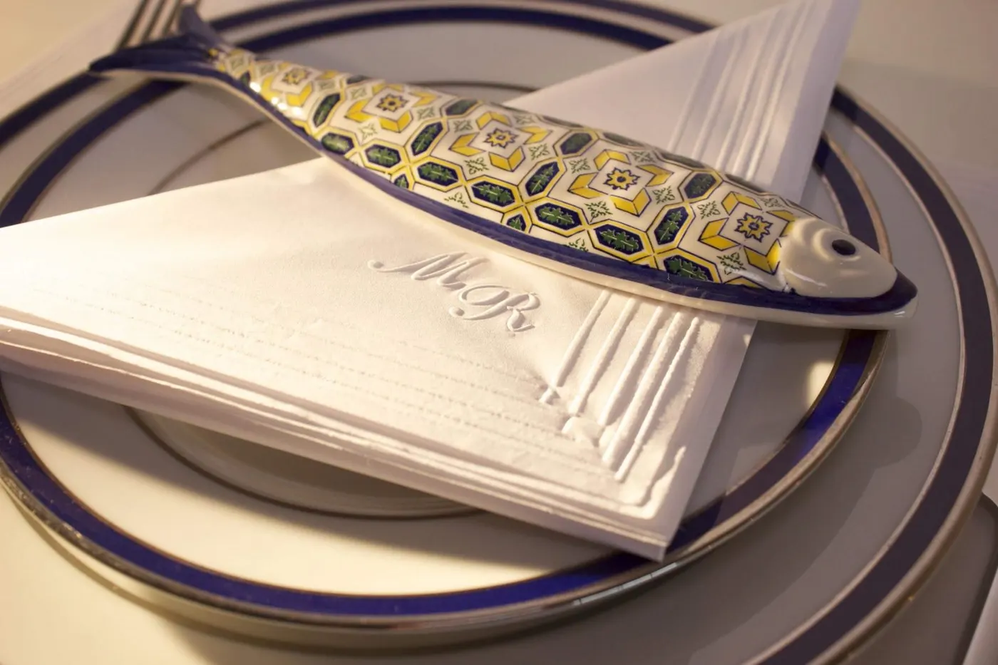 A utilização de guardanapos de papel personalizados é sempre uma boa alternativa para surpreender.