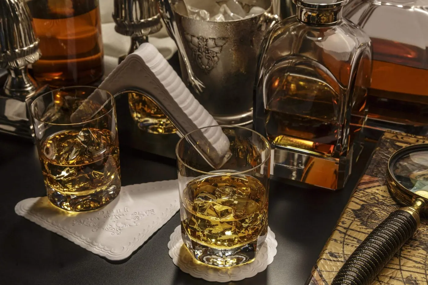 Em uma festa simples, onde é servido drinks e petiscos, uma dobra simples é mais do que suficiente.