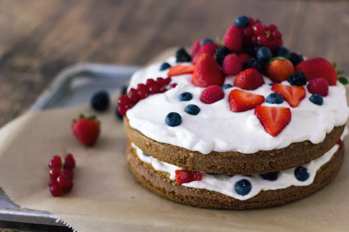 É sempre bom servir algum tipo de bolo, doce ou sobremesa na sua festa. Algo bem simples ou mais sofisticado. O importante é servir com maestria.