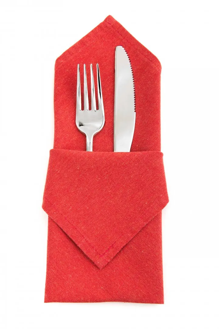 guardanapo vermelhor com bolso para talheres
