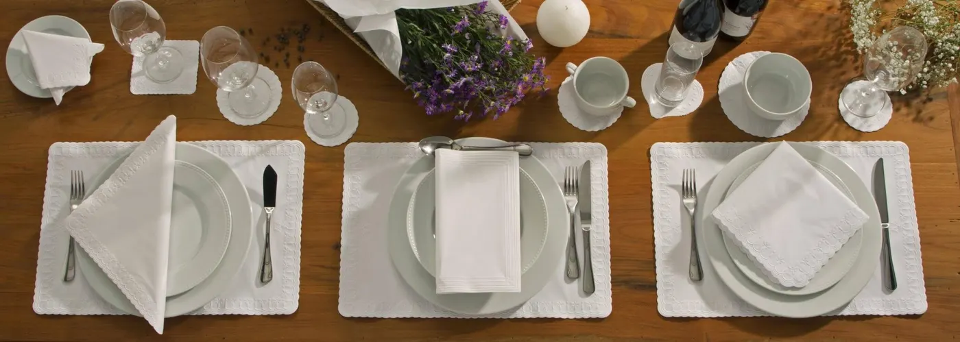 Muitos donos de restaurantes evitam o papel por julgarem que ele fica muito simples à mesa. Com os guardanapos para restaurante da Relevo, esta ideia cai por terra.