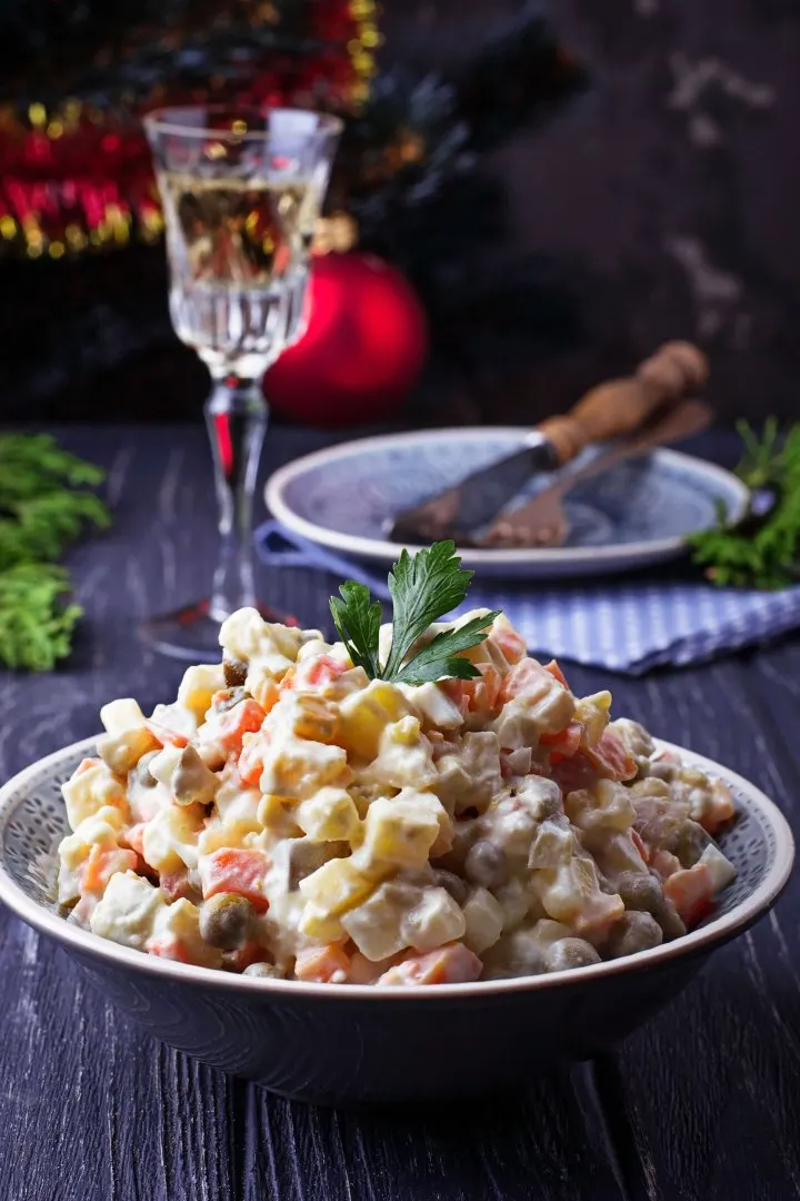 A salada de maionese é um dos pratos mais clássicos do jantar de Natal.