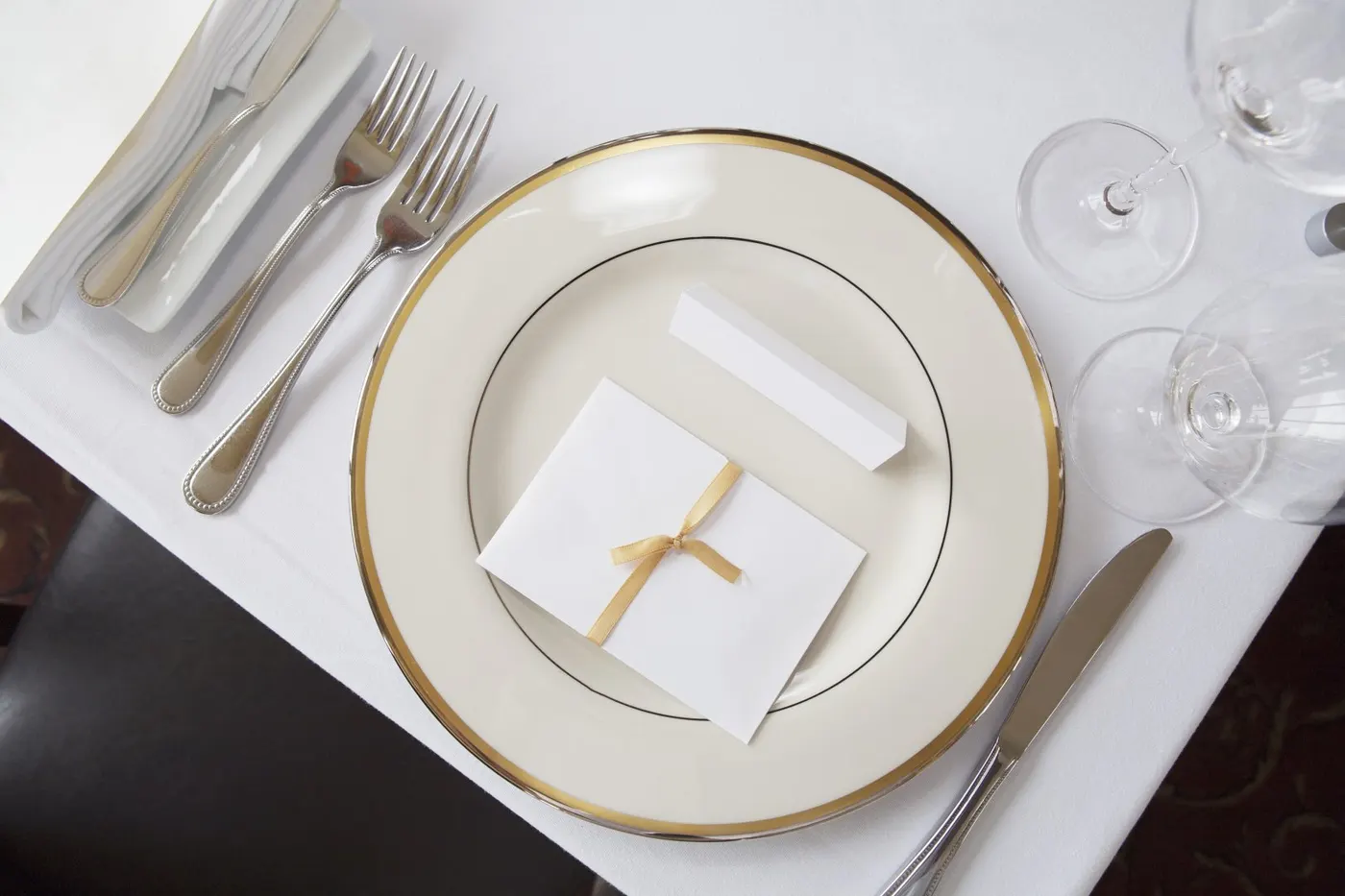 arranjo de mesa simples e elegante