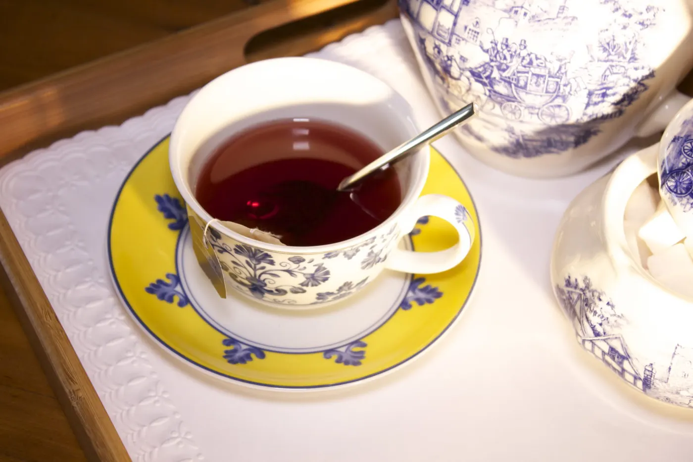 Como preparar a mesa para o café da tarde?
