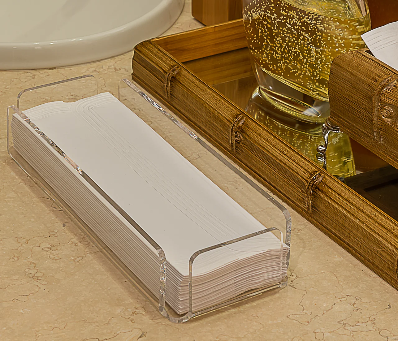 Suporte de acrílico com toalha de lavabo